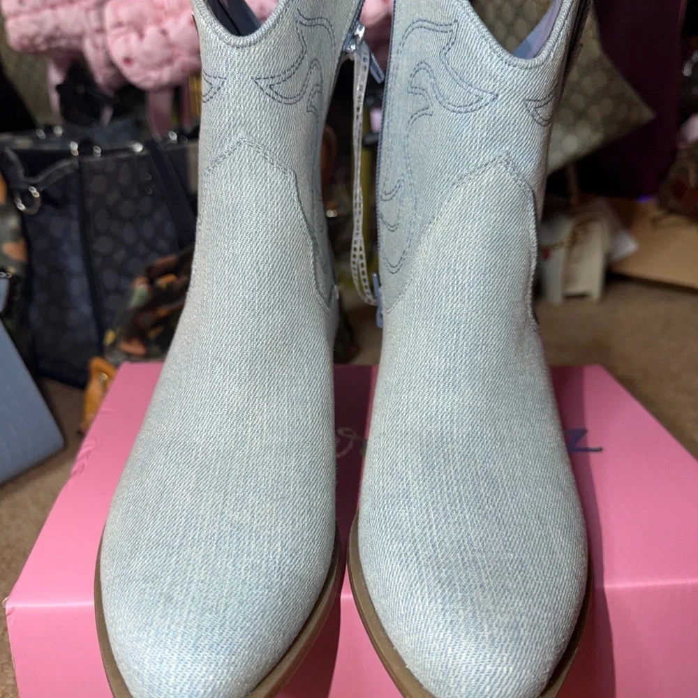 NEW Guess Los Angeles Denim Western Ankle Boots Size 8M